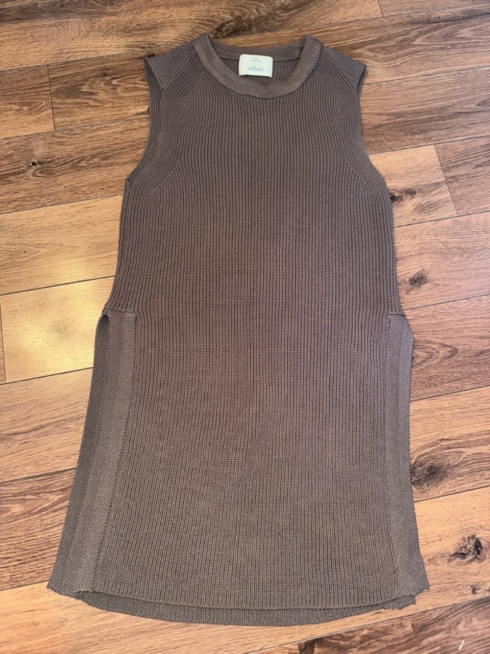 Aritzia Wilfred Palmier Tunic Knit Rayon Sweater Sleeveless. Ribbed. Size XXS